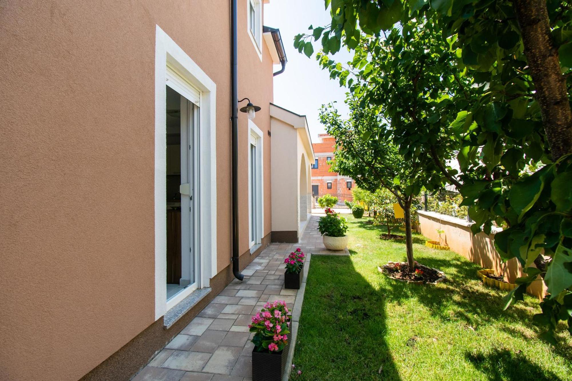 Apartment Ninic Srima Exteriér fotografie