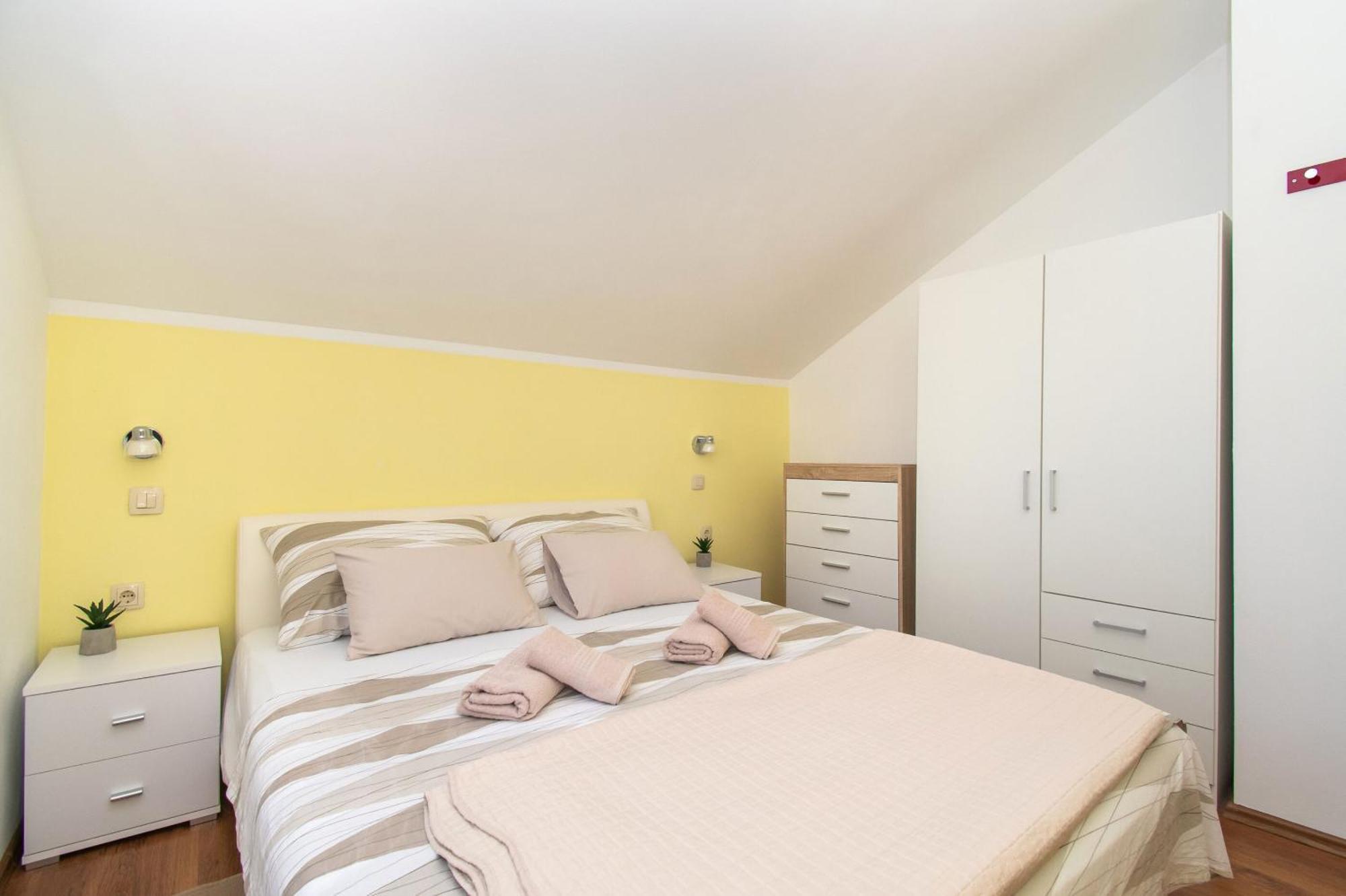 Apartment Ninic Srima Exteriér fotografie